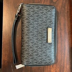 Michael Kors wristlet wallet